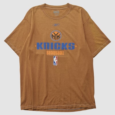 New York Knicks Reebok 2000s T-shirt - Clay - M by Fanatics Real Vintage