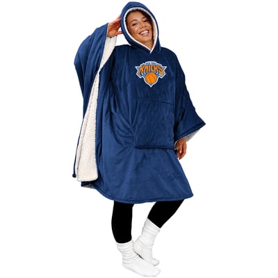 New York Knicks Pegasus Team 50" x 70" Bloncho Sherpa Fan Cape