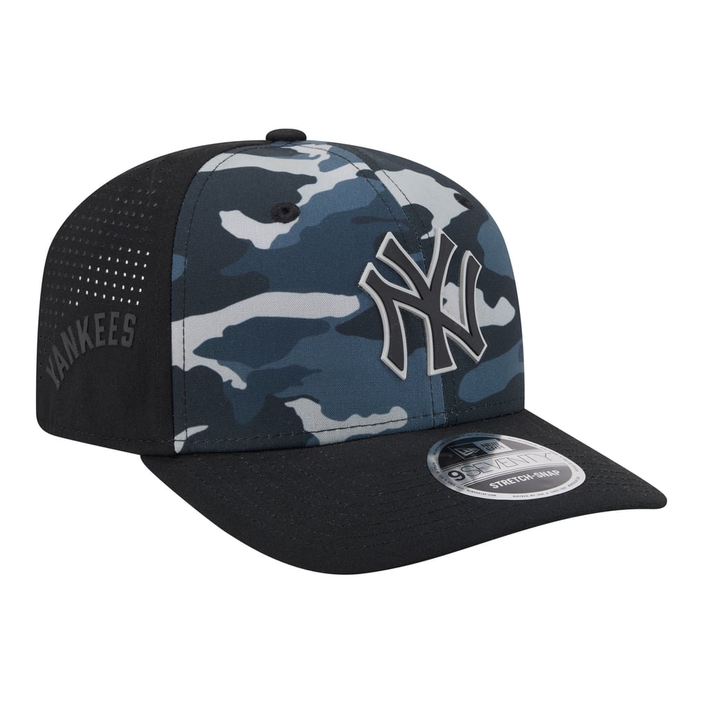 Men's New York Yankees New Era Black Tonal Camo 9SEVENTY Stretch-Snap Hat
