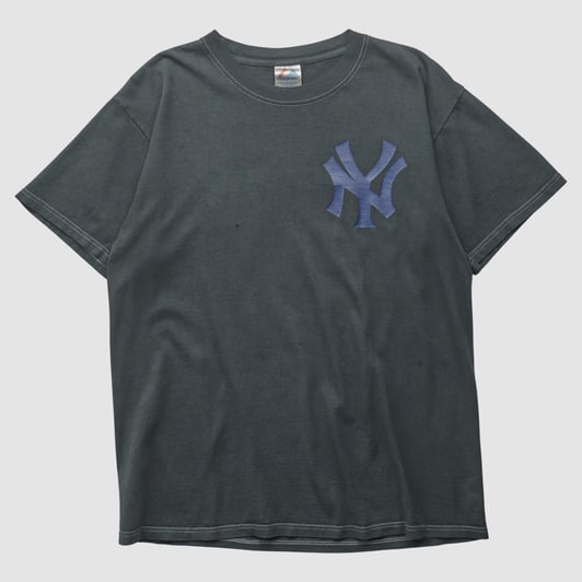 New York Yankees Majestic 2000s T-shirt - Charcoal - M by Fanatics Real Vintage