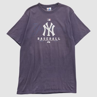 New York Yankees Majestic 2000s T-shirt - Navy - M by Fanatics Real Vintage