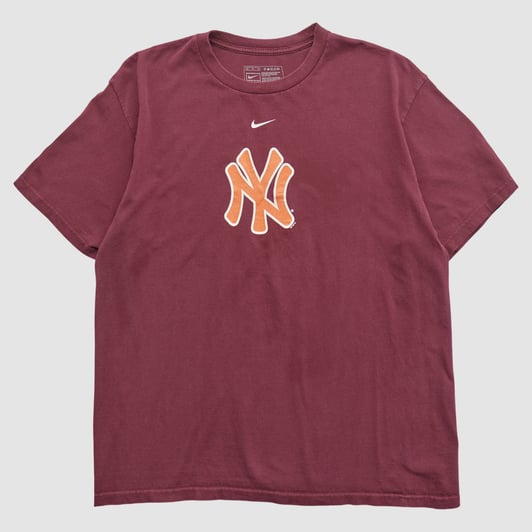 New York Yankees Nike 2000s T-shirt - Maroon - M by Fanatics Real Vintage