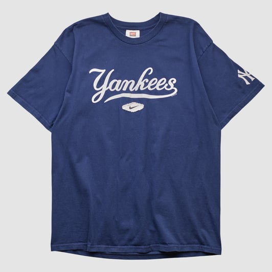 New York Yankees Nike 2000s T-shirt - Navy - L by Fanatics Real Vintage