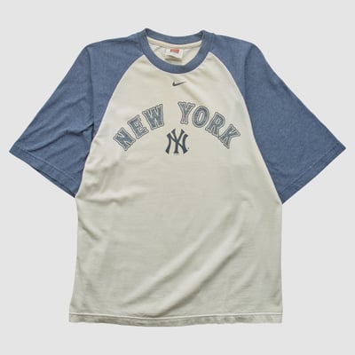 New York Yankees Nike 2000s T-shirt - White - S by Fanatics Real Vintage