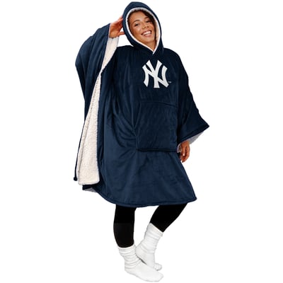 New York Yankees Pegasus Team 50" x 70" Bloncho Sherpa Fan Cape