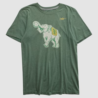 Oakland Athletics Nike 2010s T-shirt - Green - XS by Fanatics Real Vintage