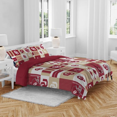 Oklahoma Sooners Pegasus Patchwork Plaid Three-Piece Full/Queen Bed in a Bag Set