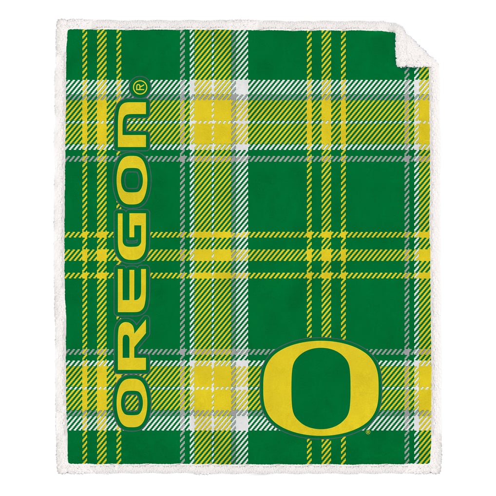 Oregon Ducks Pegasus 50" x 60" Playmaker Plaid Ultra Cozy Sherpa Throw