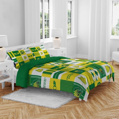 Oregon Ducks Pegasus Patchwork Plaid Three-Piece Full/Queen Bed in a Bag Set