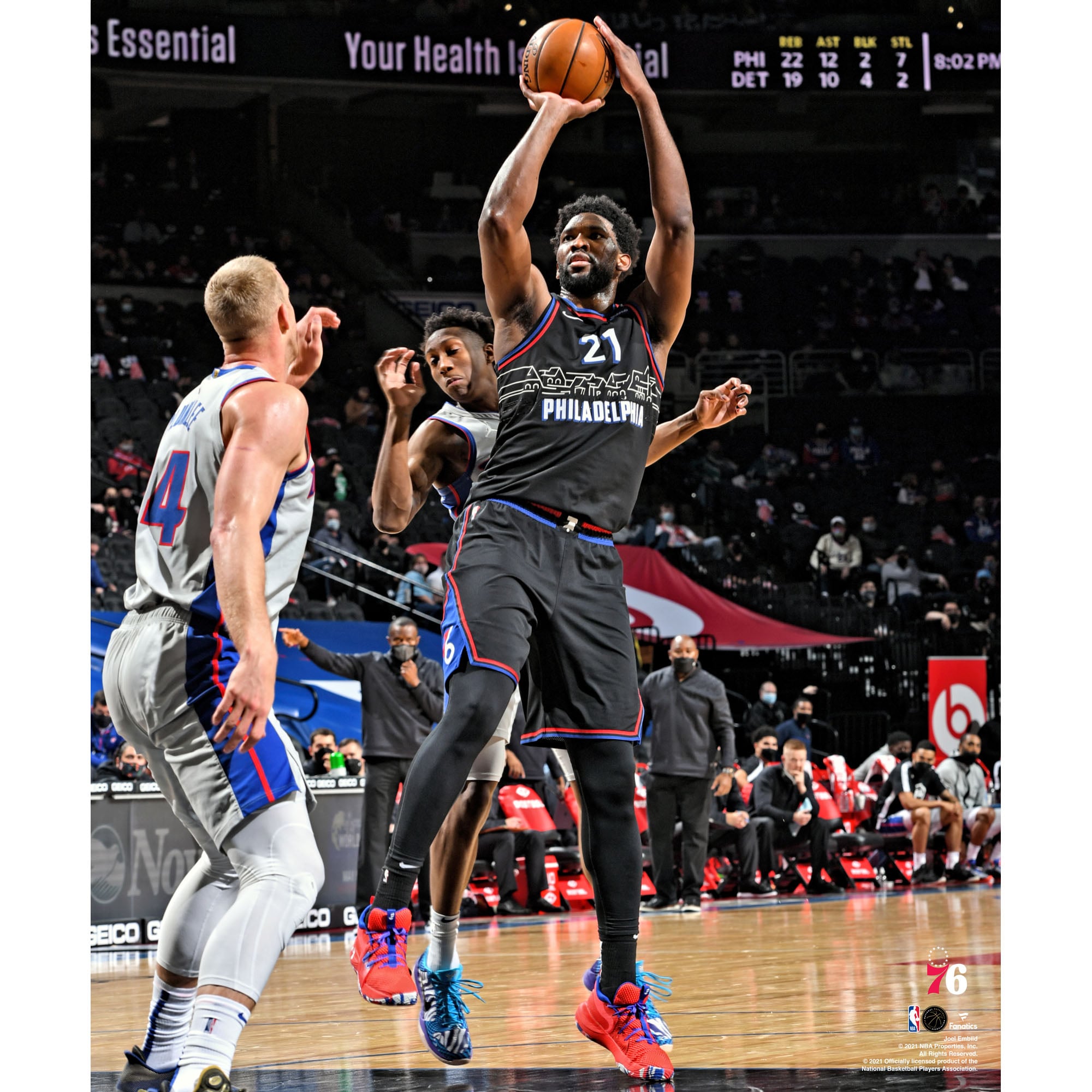 Unsigned Philadelphia 76ers Joel Embiid Fanatics Authentic Shot vs ...