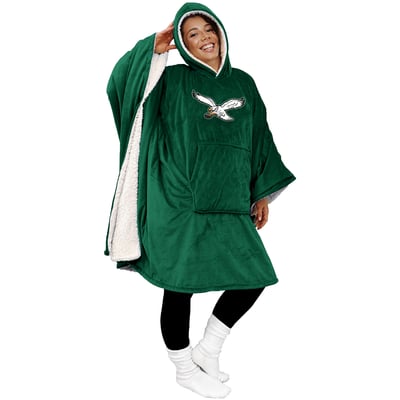 Philadelphia Eagles Pegasus Team 50" x 70" Bloncho Sherpa Fan Cape