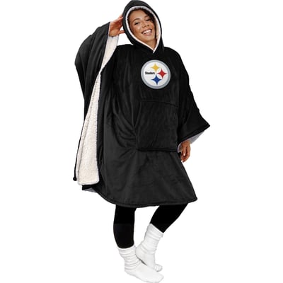 Pittsburgh Steelers Pegasus Team Color 50" x 70" Bloncho Sherpa Fan Cape