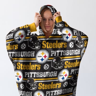 Pittsburgh Steelers Pegasus Wave Ultra Soft Fan Cape