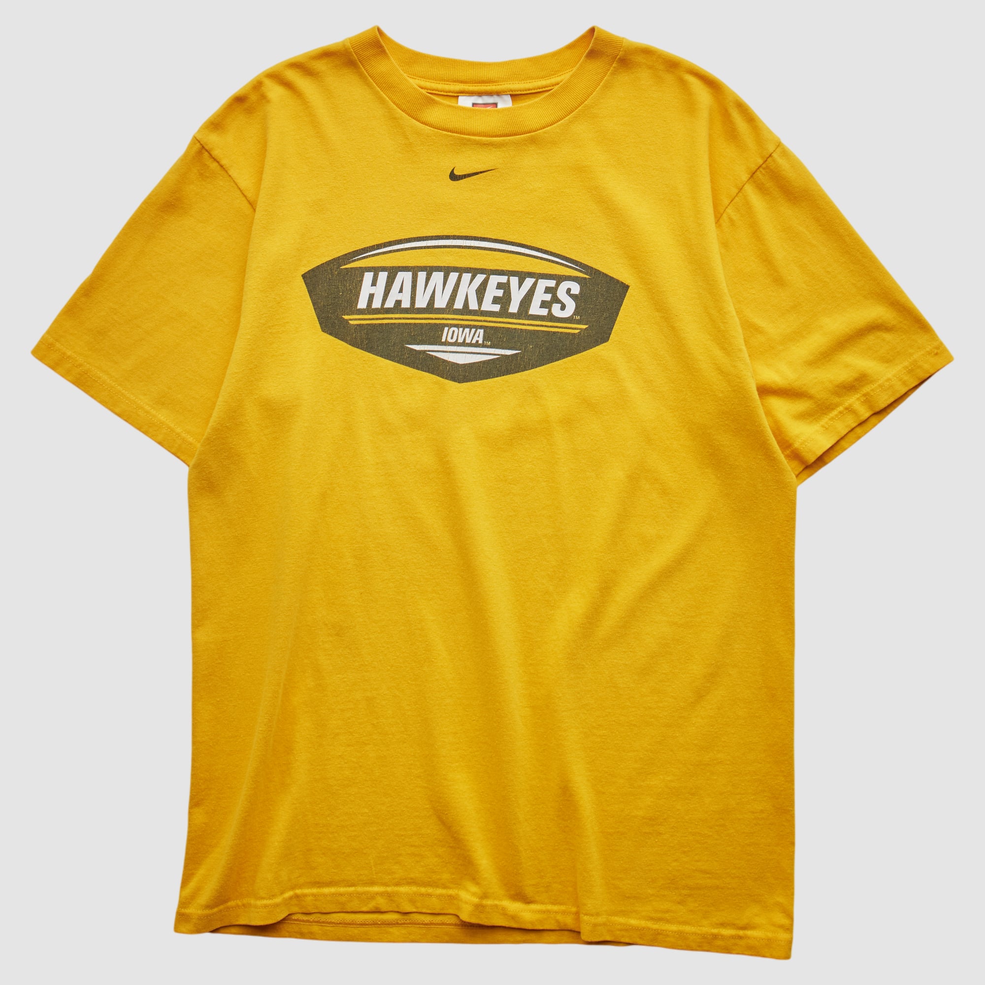 Iowa Hawkeyes Nike 2000s T-shirt - Yellow - XS