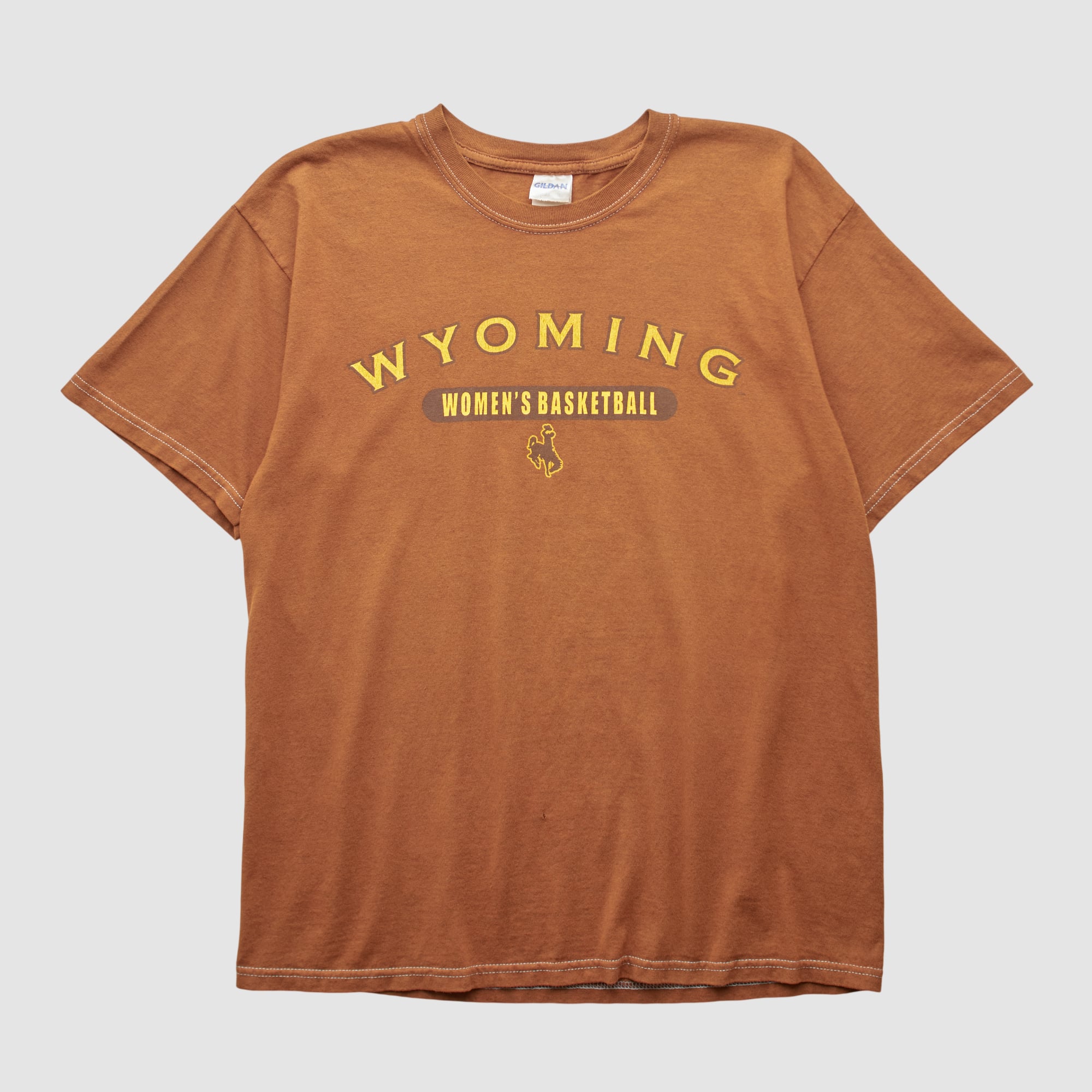 Wyoming Cowboys Gildan 2000s T-shirt - Clay - M