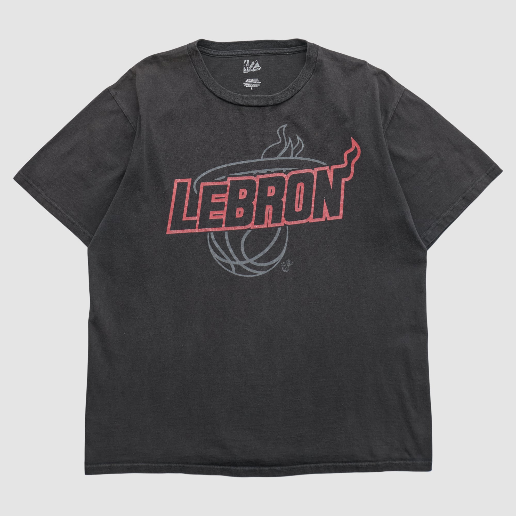 Lebron James Majestic 2010s T-shirt - Black - L