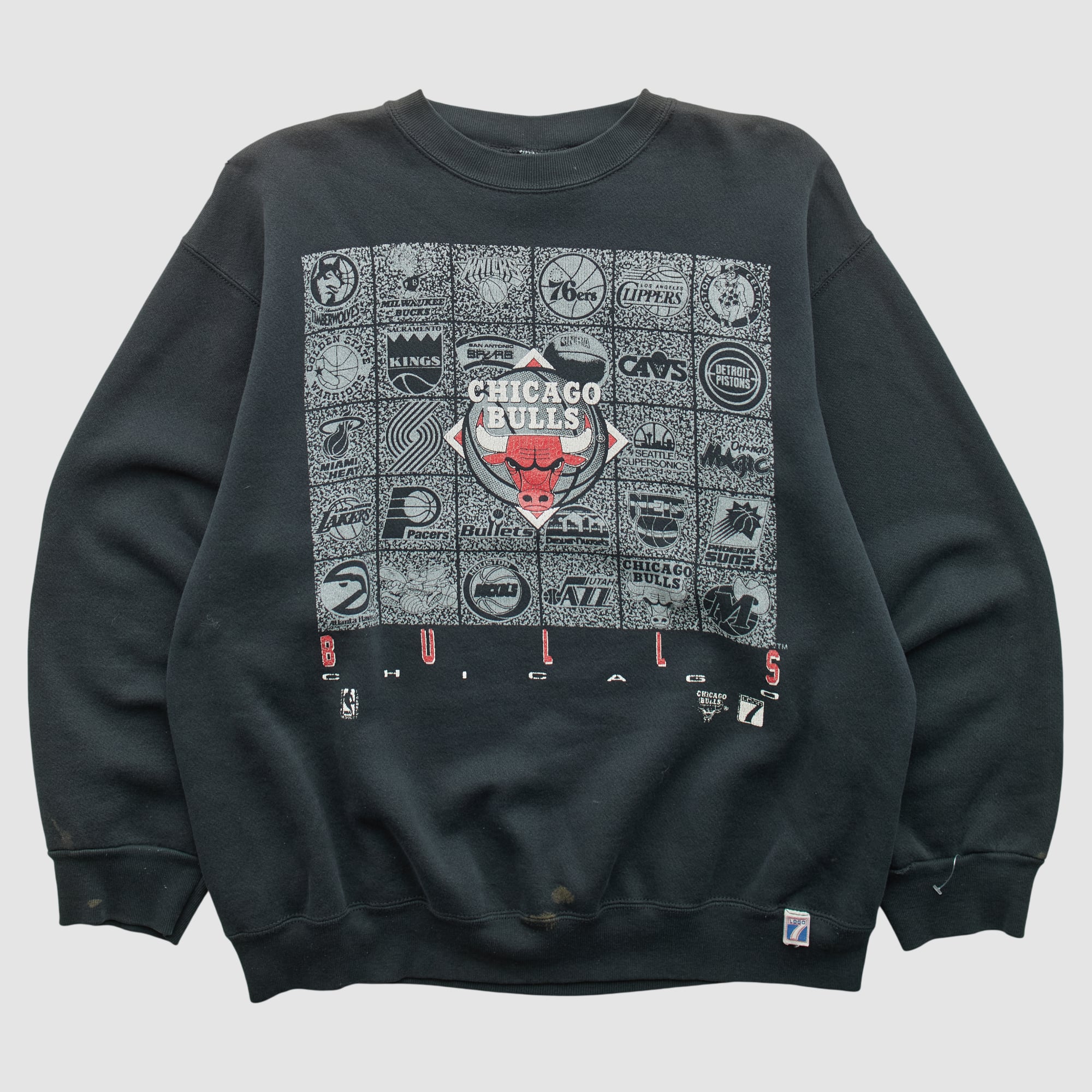 Chicago Bulls Logo 7 90s Pullover Sweatshirt - Black - S