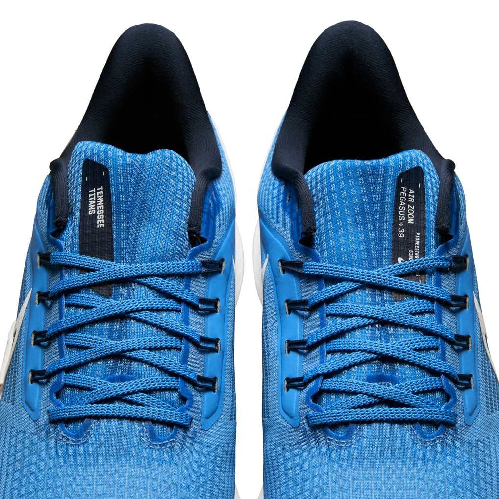Tennessee Titans Nike Unisex Zoom Pegasus 39 Running Shoe  display picture 1