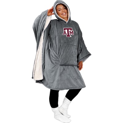 Texas A&M Aggies Pegasus Team Color 50" x 70" Bloncho Sherpa Fan Cape