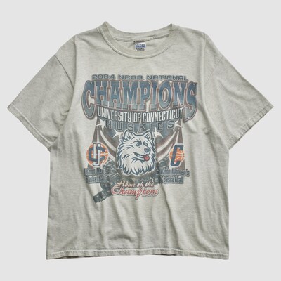 UConn Huskies Gildan 2004 T-shirt - Heather Gray - M by Fanatics Real Vintage