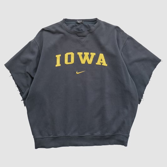 University of Iowa Nike 2000s Pullover Sweatshirt - Black - M by Fanatics Real Vintage