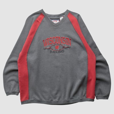 Wisconsin Badgers CADRE 2000s Sweatshirt - Gray - XL by Fanatics Real Vintage