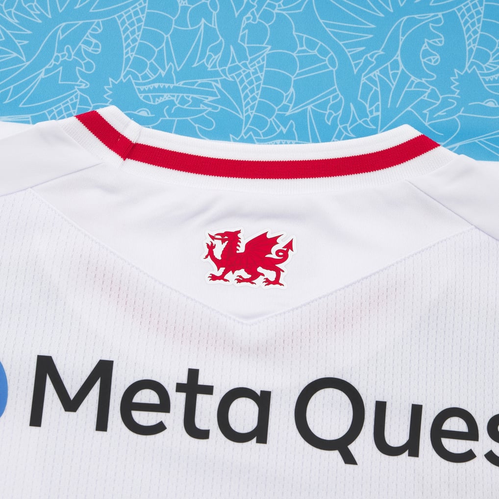 Wrexham Macron Youth 2025/26 Third Replica Jersey - White